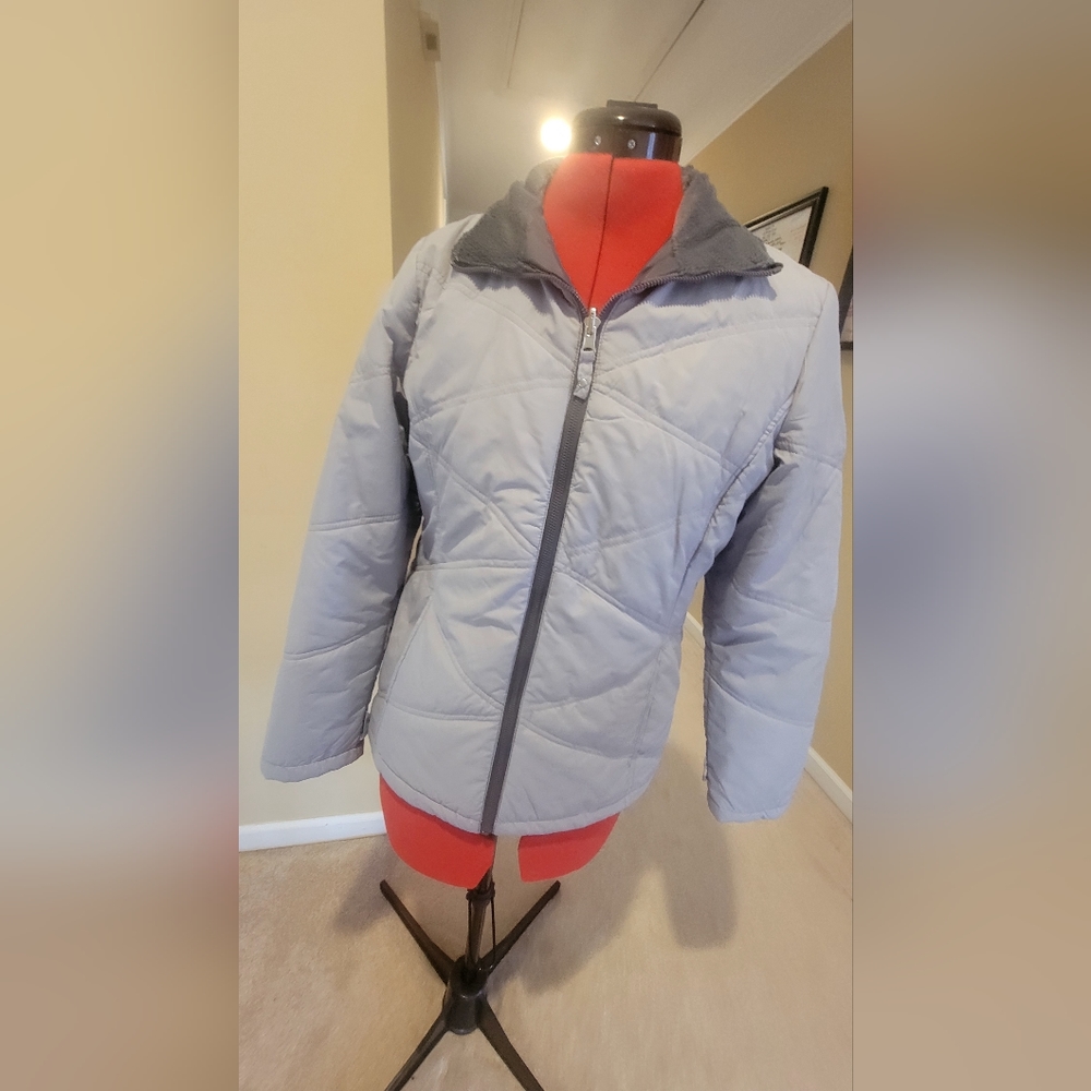 Womans below zero by rothchild medium quilted zip up jacket